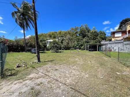 terrain 783 m² les abymes