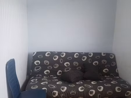 f2 à louer – à trinité