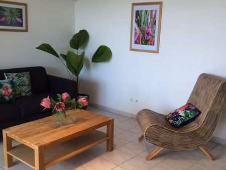 loue bel f2 meublé 50m plage du diamant