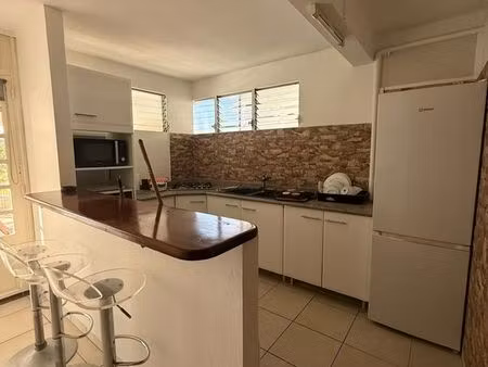 f2 meublé à louer à 3mn du rectorat à terreville schoelcher