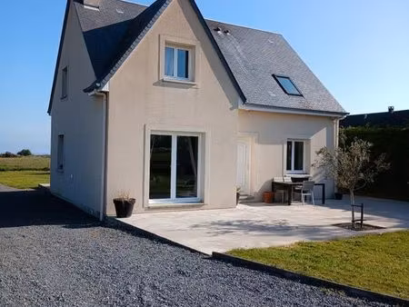 pavillon sur les hauteurs de port en bessin
