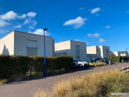 immeuble 190 m² cuverville