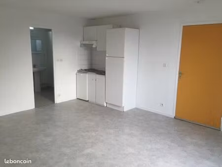 particulier loue studio cognac 16100