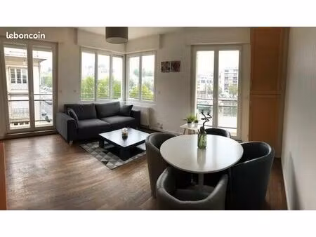 beau f3 meublé superbe vue sur le port de caen