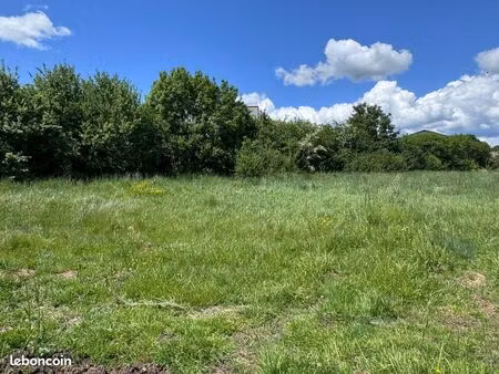 terrain 657 m² aurillac