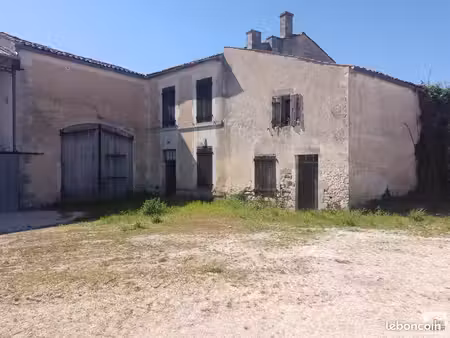 maison 3 pièces 244 m²