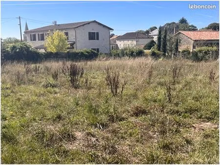 terrain 770 m² saint claud
