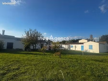 maison 8 pièces 207 m²