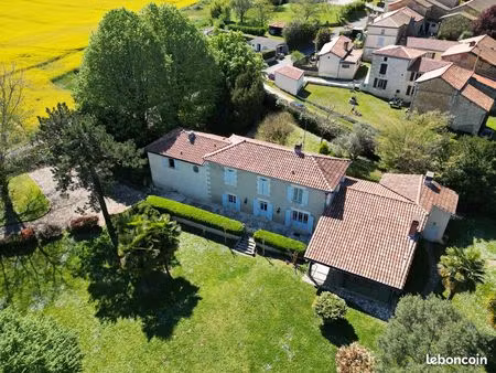 propriété 11 pièces 182 m²