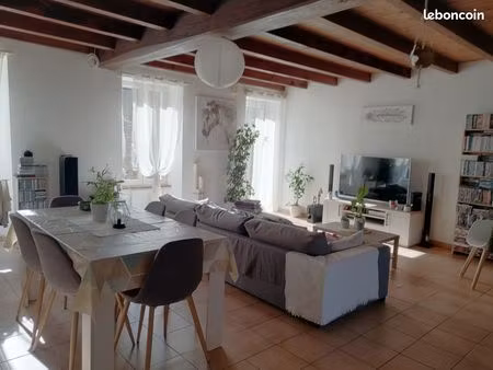 maison à louer à essouvert 17400