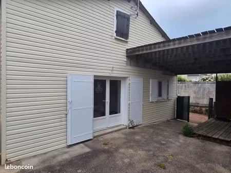 maison divisée en deux logements