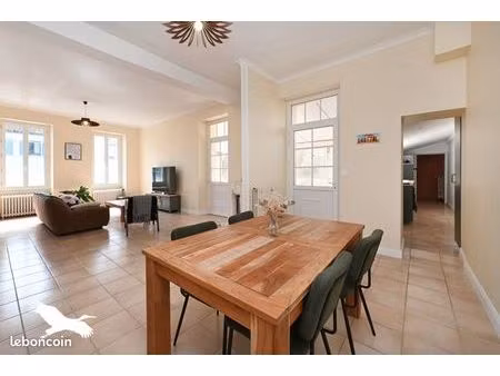 maison de ville 4 pièces 147 m²