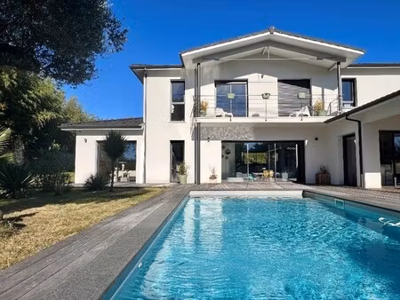 maison contemporaine à vendre dans le quartier ornon