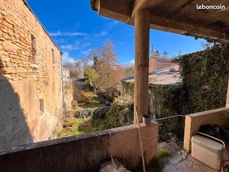 immeuble 124 m² pons