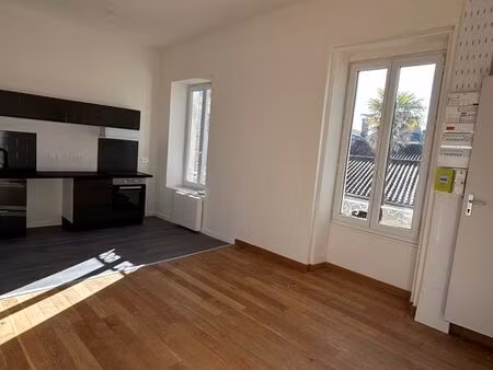 jolie studio vue mer avec terasse + parking