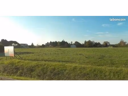 terrain 260 m² corme royal