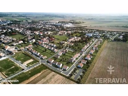 terrain 637 m² courçon