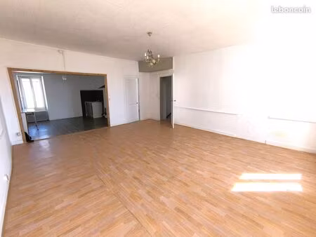 hiersac : appartement t3 plein centre