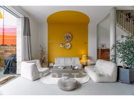 maison de luxe à vendre dans le quartier capucins-saint michel-nansouty-saint genès