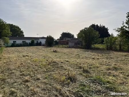 terrain au calme proche de royan