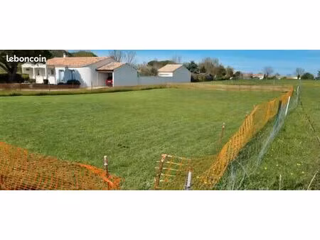 terrain constructible de 650 m²