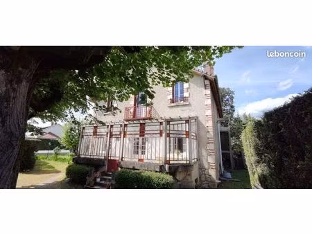 maison 7 pièces 185 m²