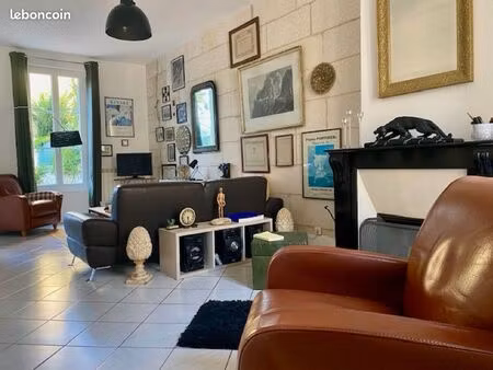 maison de ville charmante et pratique  saintes centre-ville