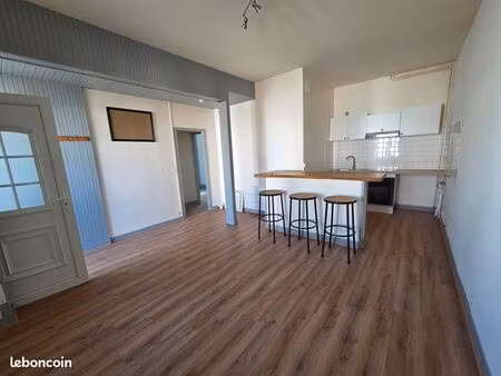 t2 bis centre ville de vierzon