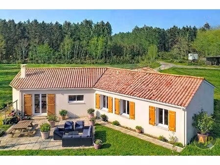 maison de luxe à vendre à le pian-médoc