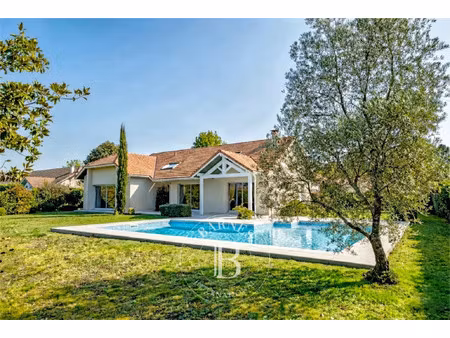 maison de luxe à vendre dans le quartier toctoucau