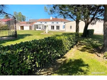 propriété 10 pièces 236 m²