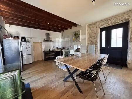 maison 8 pièces 142 m²