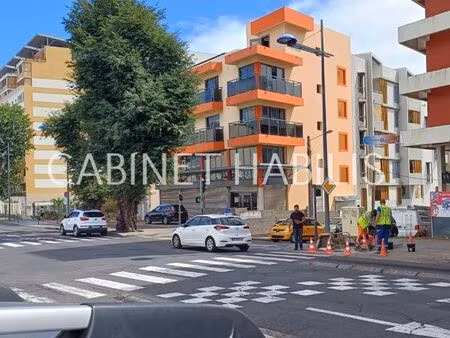 local 160 m² saint-denis