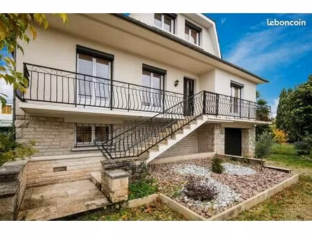 maison 6 pièces 135 m²