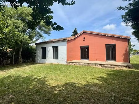 villa à 300 m de la mer