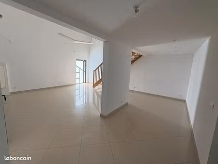 villa 6 pièces 153 m²