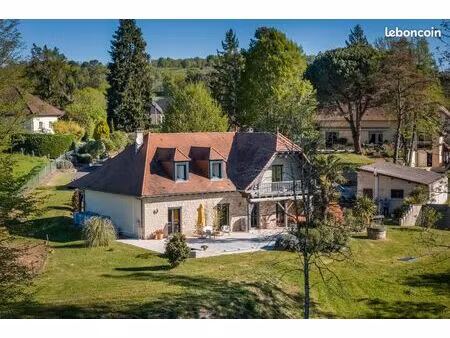 maison 6 piéces 185 m2 piscine