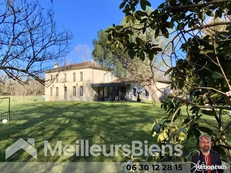 maison 9 pièces 258 m²