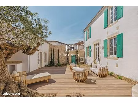 maison 9 pièces 294 m²