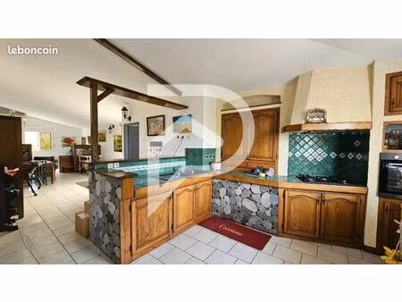 maison 5 pièces 160 m²