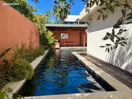maison vue mer dans impasse au calme étang salé les bains