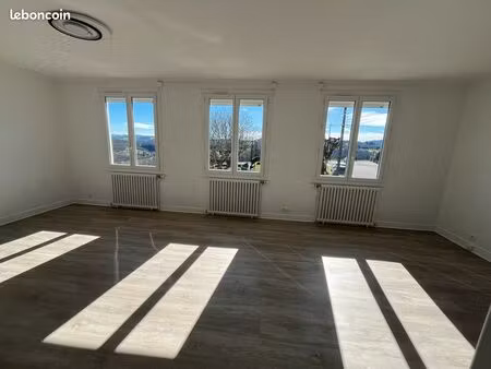 maison t3 avec garage et terrain clôturé à louer