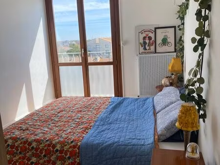 appartement lumineux avec balcon et vue dégagée – dernier étage avec ascenseur