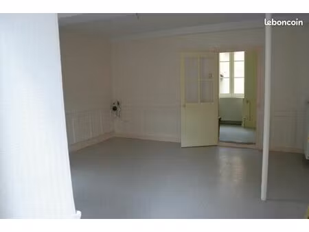 f2  44 m2 habitables au rez-de-chaussée à nolay  proche chagny  beaune  autun et chalon su