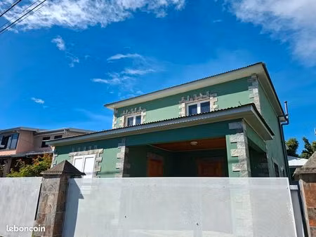 maison neuve f4 st benoît à louer