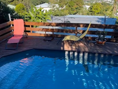 vue  piscine chauffée  cadre nature