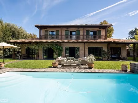 maison de luxe à vendre dans le quartier jean-moulin