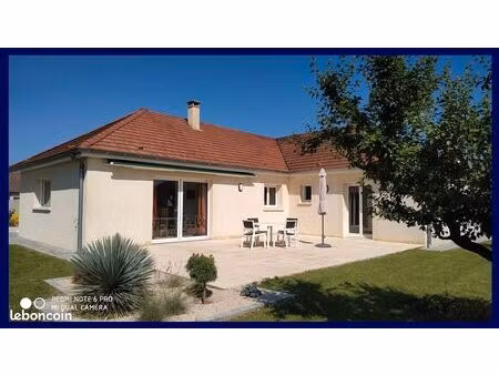 maison de plain-pied - 152 m² - 7 pièces