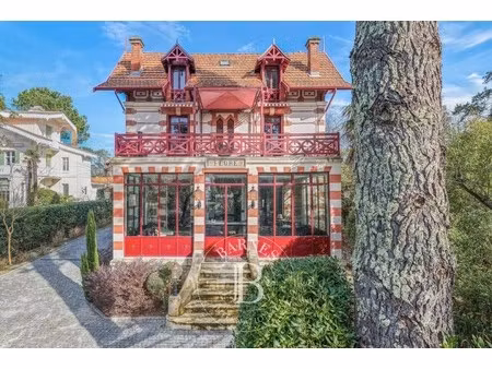 villa de luxe à vendre dans le quartier pereire-ville-d'hiver