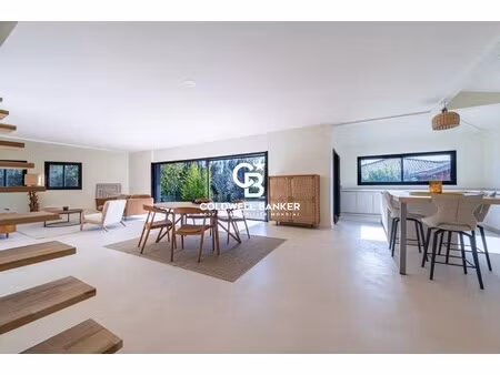 maison de luxe à vendre dans le quartier aiguillon-port